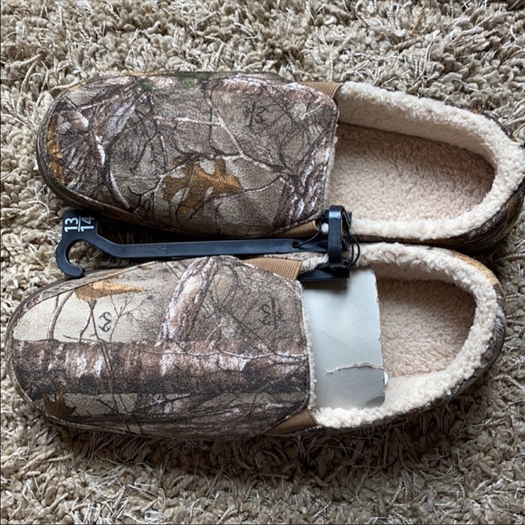Mens Camo Slippers - Picture 2 of 5